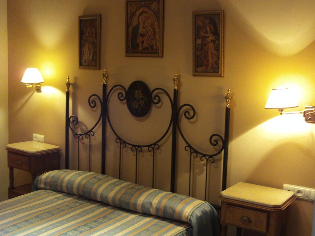 Hostal San Luis Almodóvar del Río Esterno foto