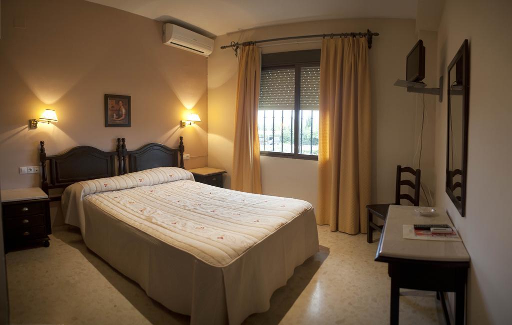 Hostal San Luis Almodóvar del Río Esterno foto